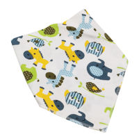 Imagen de Babero bandana de tela, con broches, varios diseños