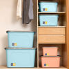 Imagen de Caja organizadora de plástico 17L, con ruedas varios colores