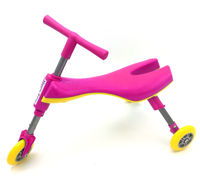 Imagen de Triciclo plegable de metal ROSADO, sin pedales, en caja
