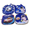 Imagen de Bolsa lunchera de poliéster con frente rígido, asa larga y enganche para mochila, varios diseños