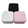 Imagen de Hilos x11 varios colores con accesorios para costura, en estuche PU, varios colores