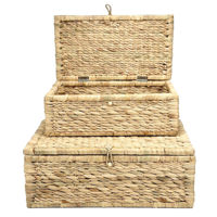 Imagen de Caja organizadora baúl con tapa, chica, de fibras naturales, junco de agua