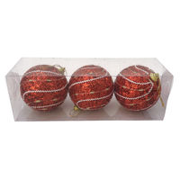 Imagen de Bolas navideñas x3 8cm, con diseño, en caja, 2 colores
