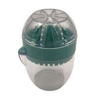 Imagen de Exprimidor jarra con tapa, de plástico, en caja, varios colores