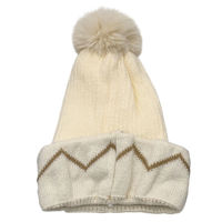 Imagen de Gorro de adulto tejido, forrado con pompón, varios colores