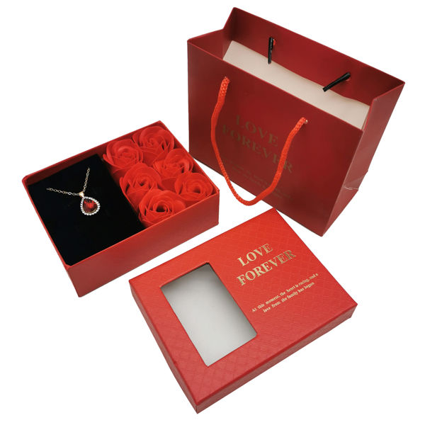 Imagen de Collar con dije, en caja